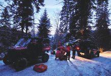 Turist rănit grav după ce a căzut cu ATV-ul într-o râpă din Munții Baiului. Intervenție dificilă a salvamontiștilor prahoveni