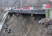 Restricții de circulație din cauza unei alunecări de teren care a afectat Bulevardul Carol I din Câmpina